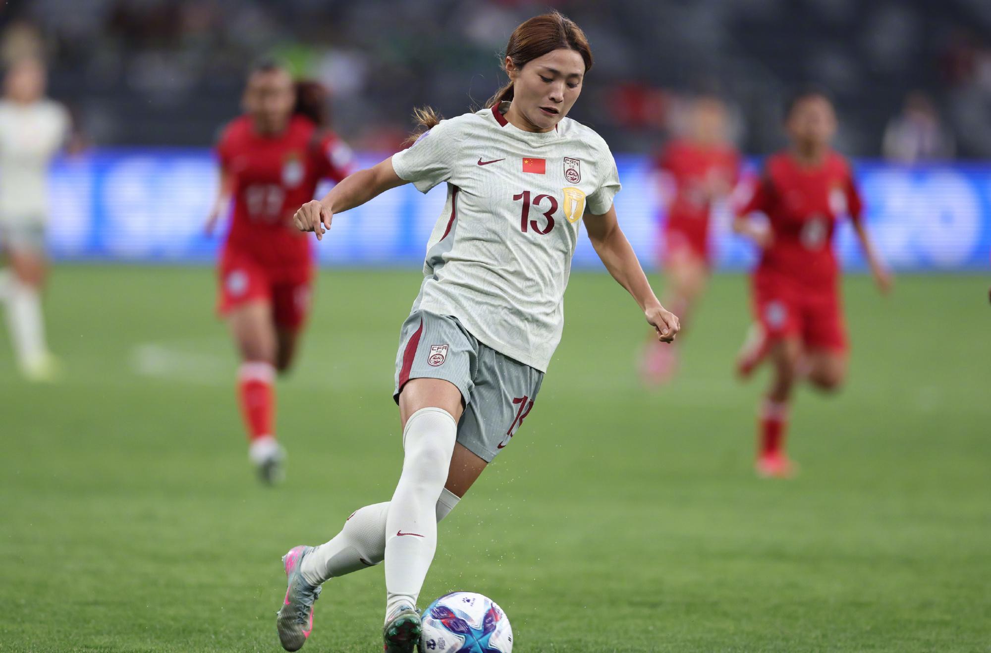 2-0开门红！中国女足赢球赛后却传2坏消息，网友：和男足看齐了！